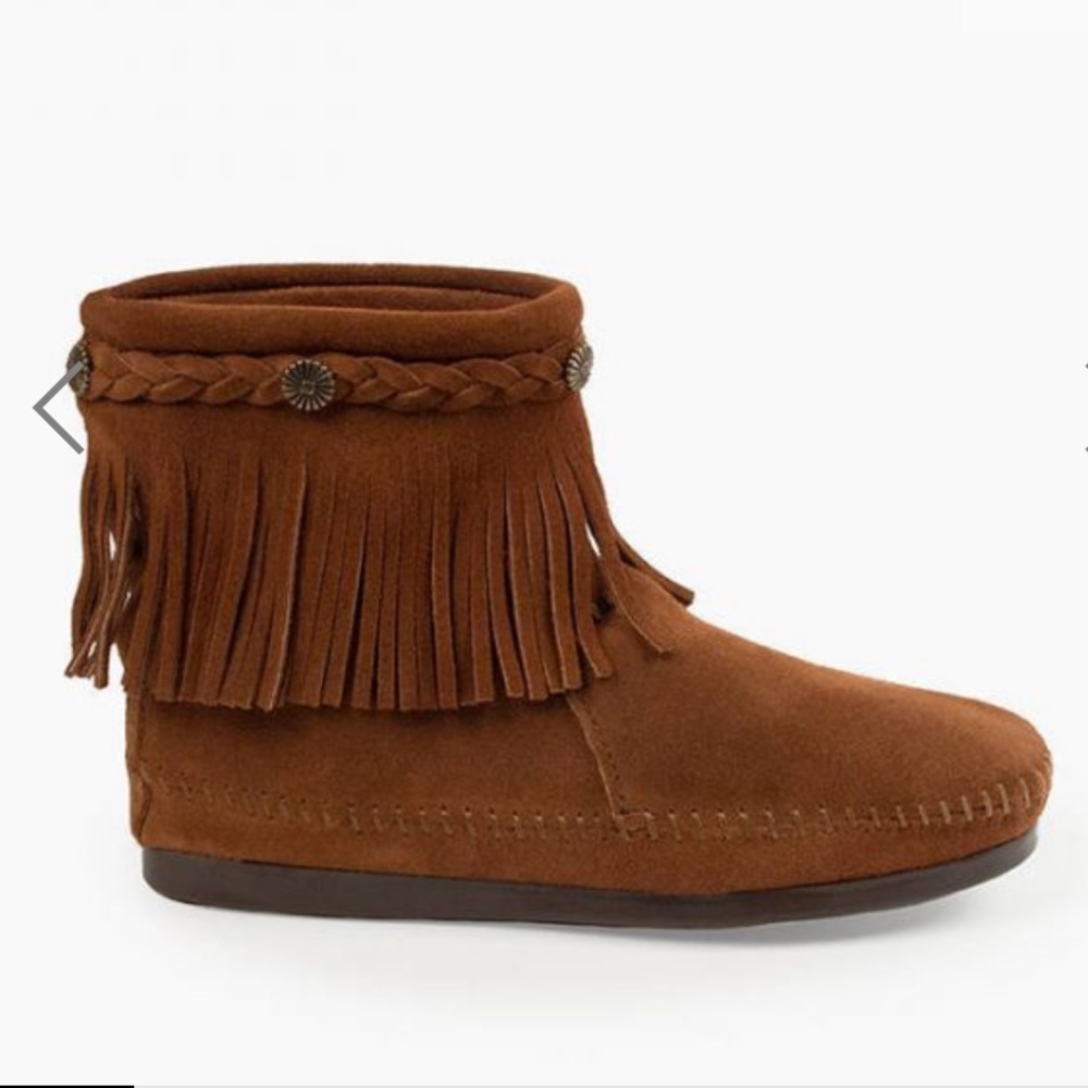NWOT High Top Minnetonka Leather Suede Shoes
